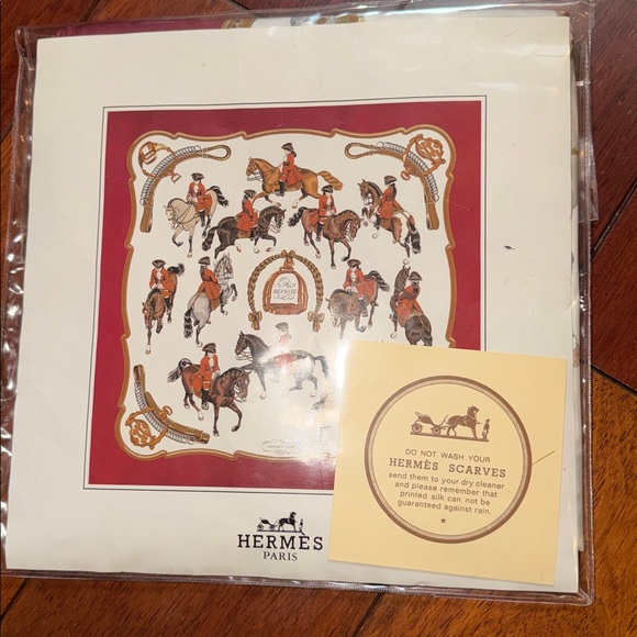 ⭐️NEW in Package Hermes Reprise Silk Scarf Equestrian⭐️ - Picture 9 of 10
